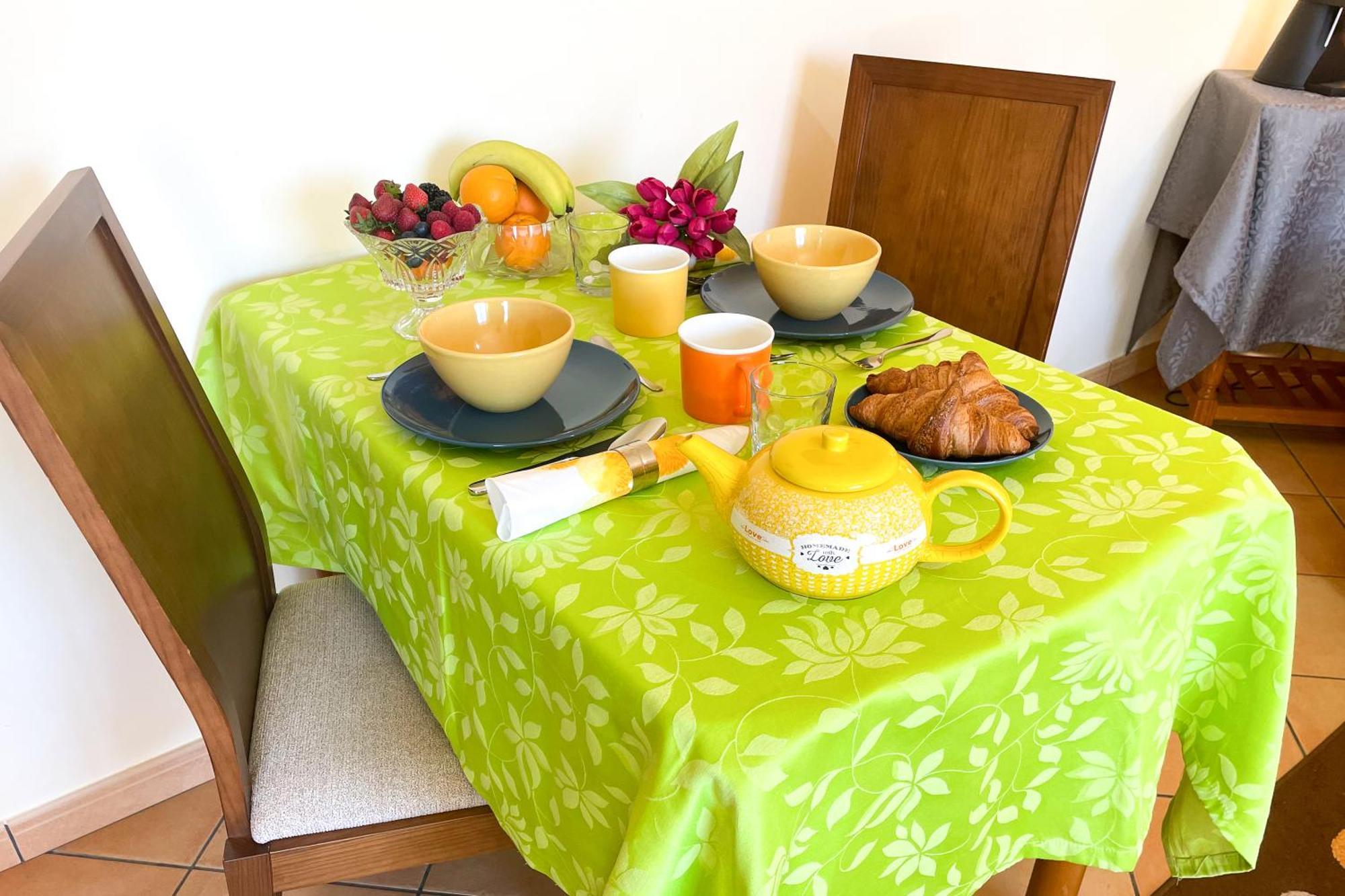 Villa Eber - Independent 1 & 2 Bedroom Apartments, Pool, Air Con, Fast Wi-Fi, Near Old Town Of Albufeira And Beaches エクステリア 写真