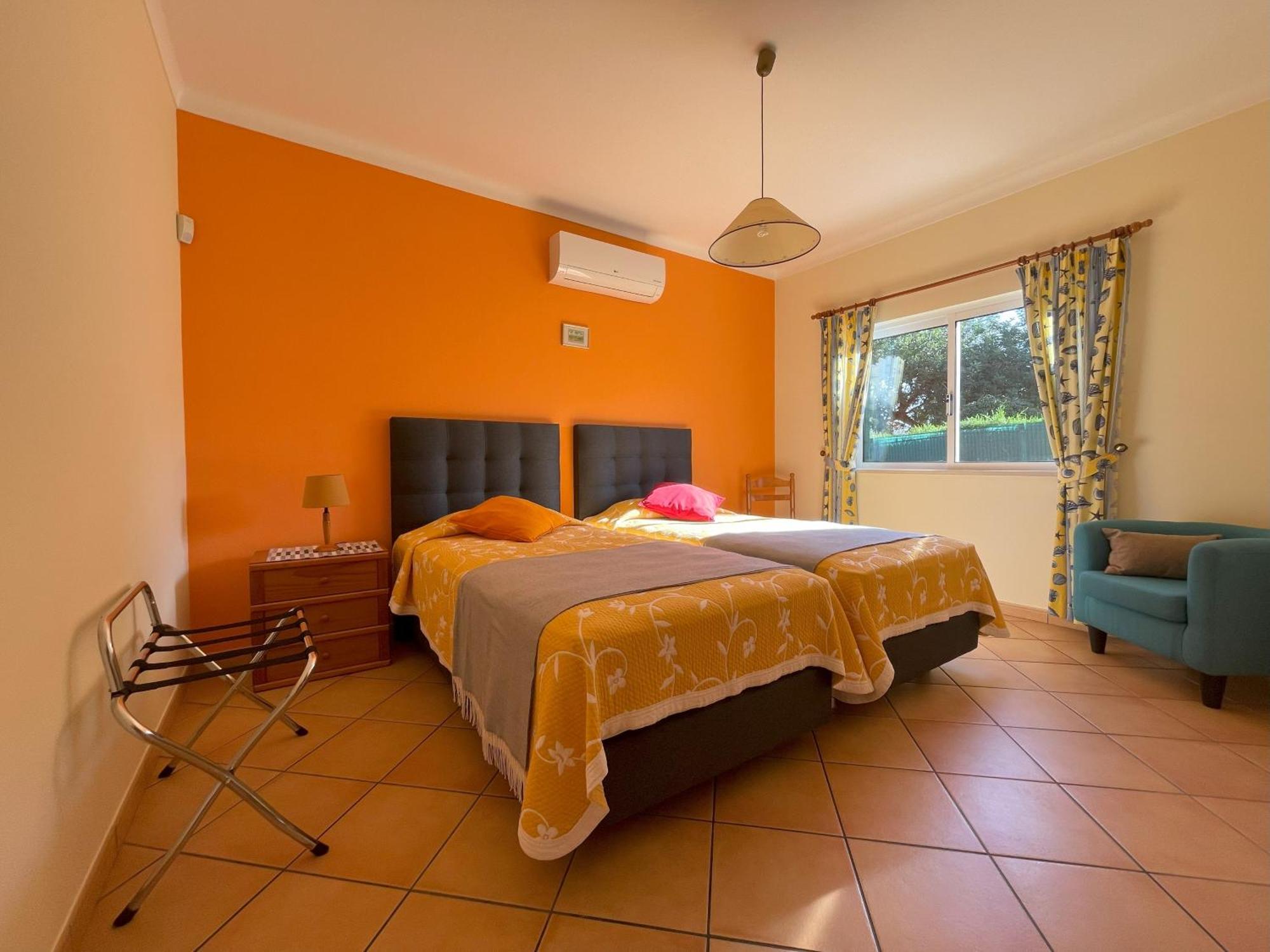 Villa Eber - Independent 1 & 2 Bedroom Apartments, Pool, Air Con, Fast Wi-Fi, Near Old Town Of Albufeira And Beaches エクステリア 写真
