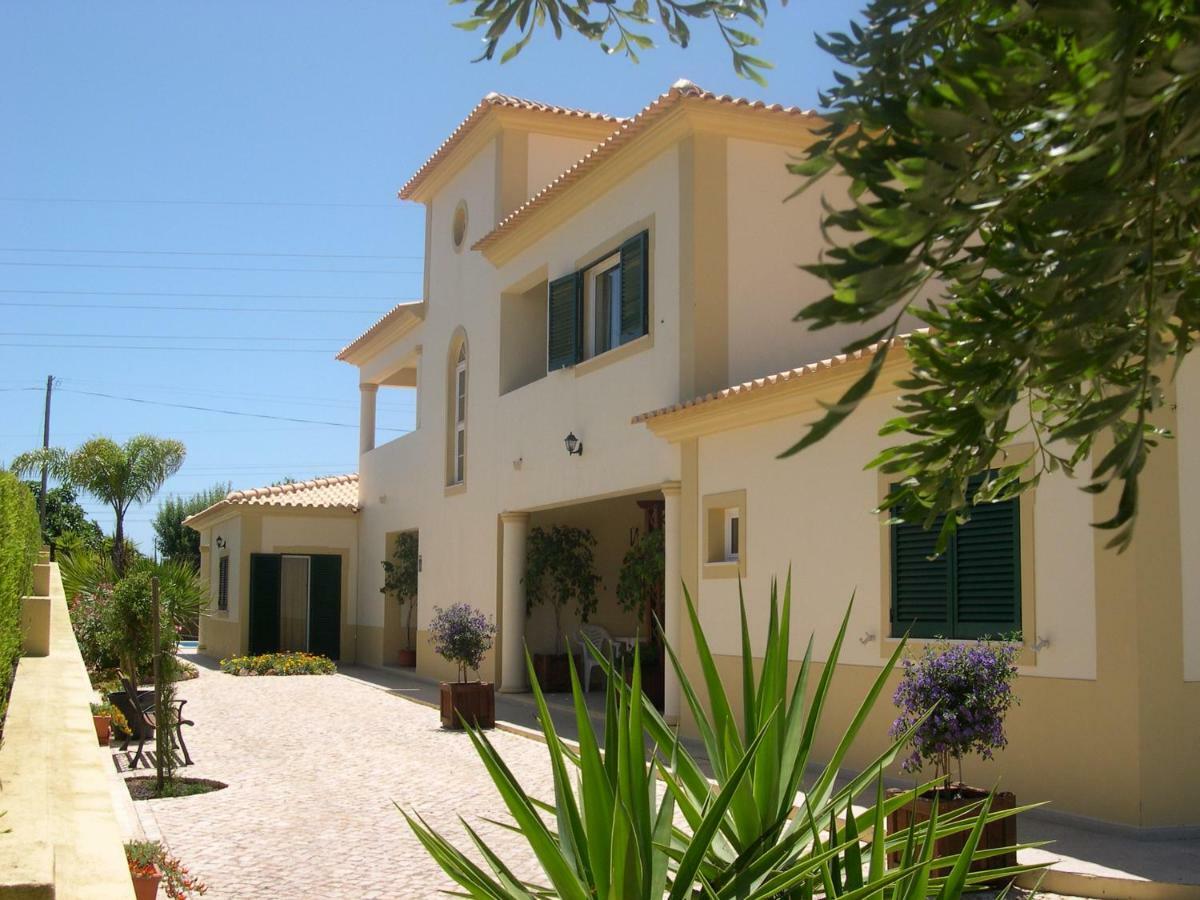 Villa Eber - Independent 1 & 2 Bedroom Apartments, Pool, Air Con, Fast Wi-Fi, Near Old Town Of Albufeira And Beaches エクステリア 写真