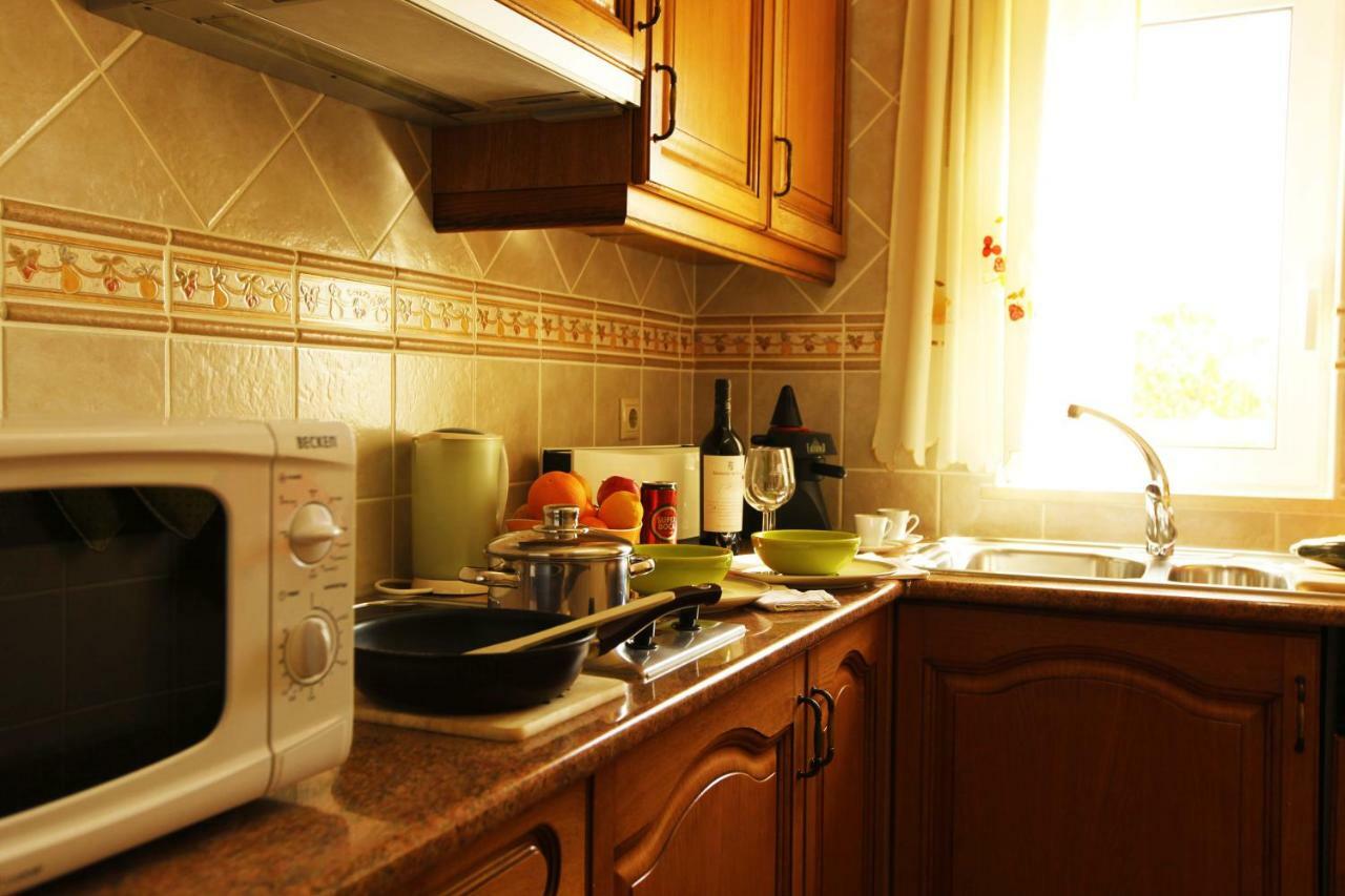 Villa Eber - Independent 1 & 2 Bedroom Apartments, Pool, Air Con, Fast Wi-Fi, Near Old Town Of Albufeira And Beaches エクステリア 写真
