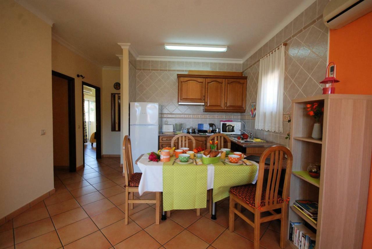 Villa Eber - Independent 1 & 2 Bedroom Apartments, Pool, Air Con, Fast Wi-Fi, Near Old Town Of Albufeira And Beaches エクステリア 写真